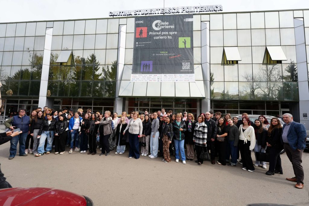 O zi în campus, un pas spre viitor: aproape 100 de elevi din Hunedoara au descoperit experiența universitară la Politehnica Timișoara prin proiectul Edu-UPT